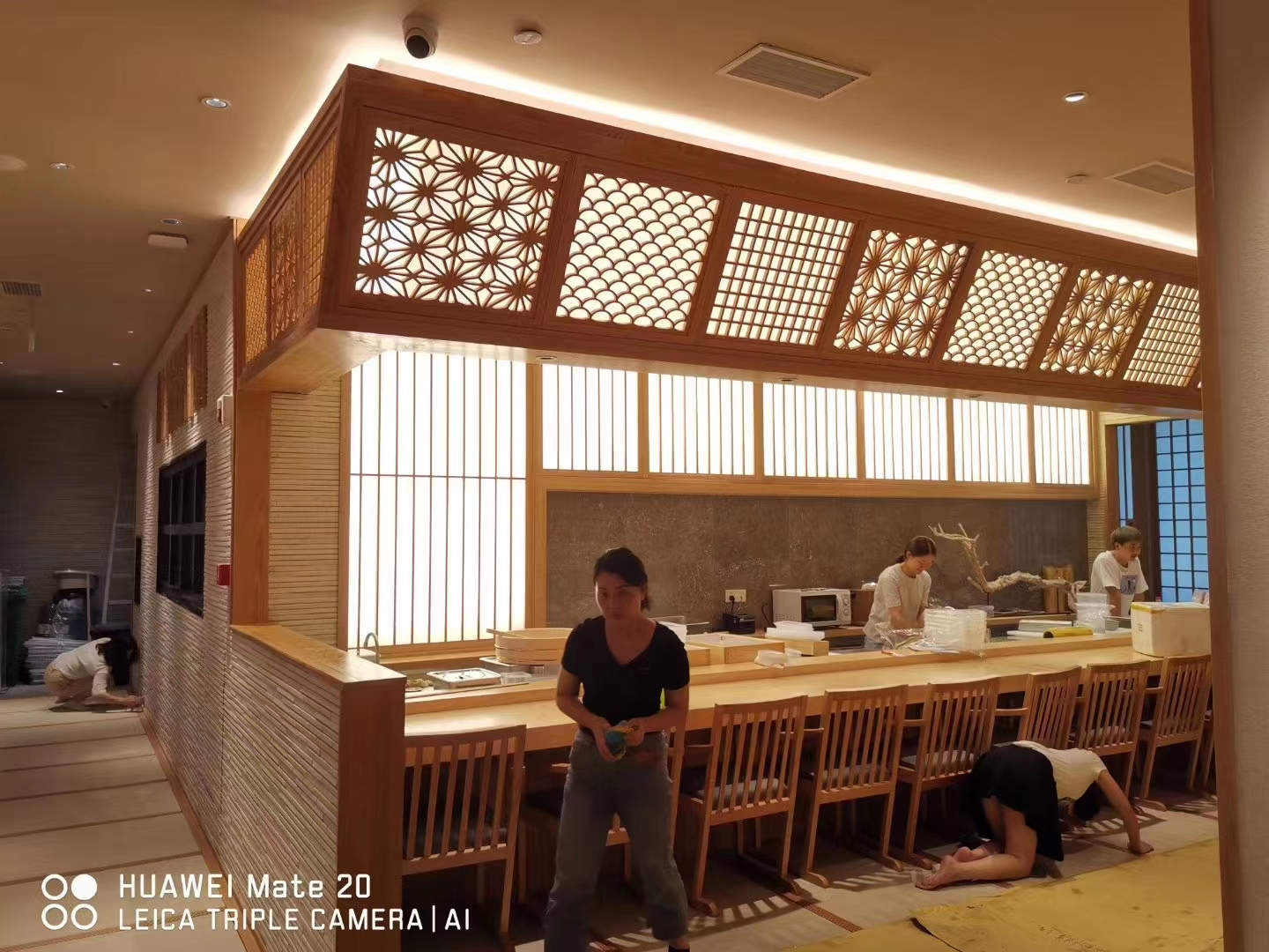 吧台上組子屏風成品